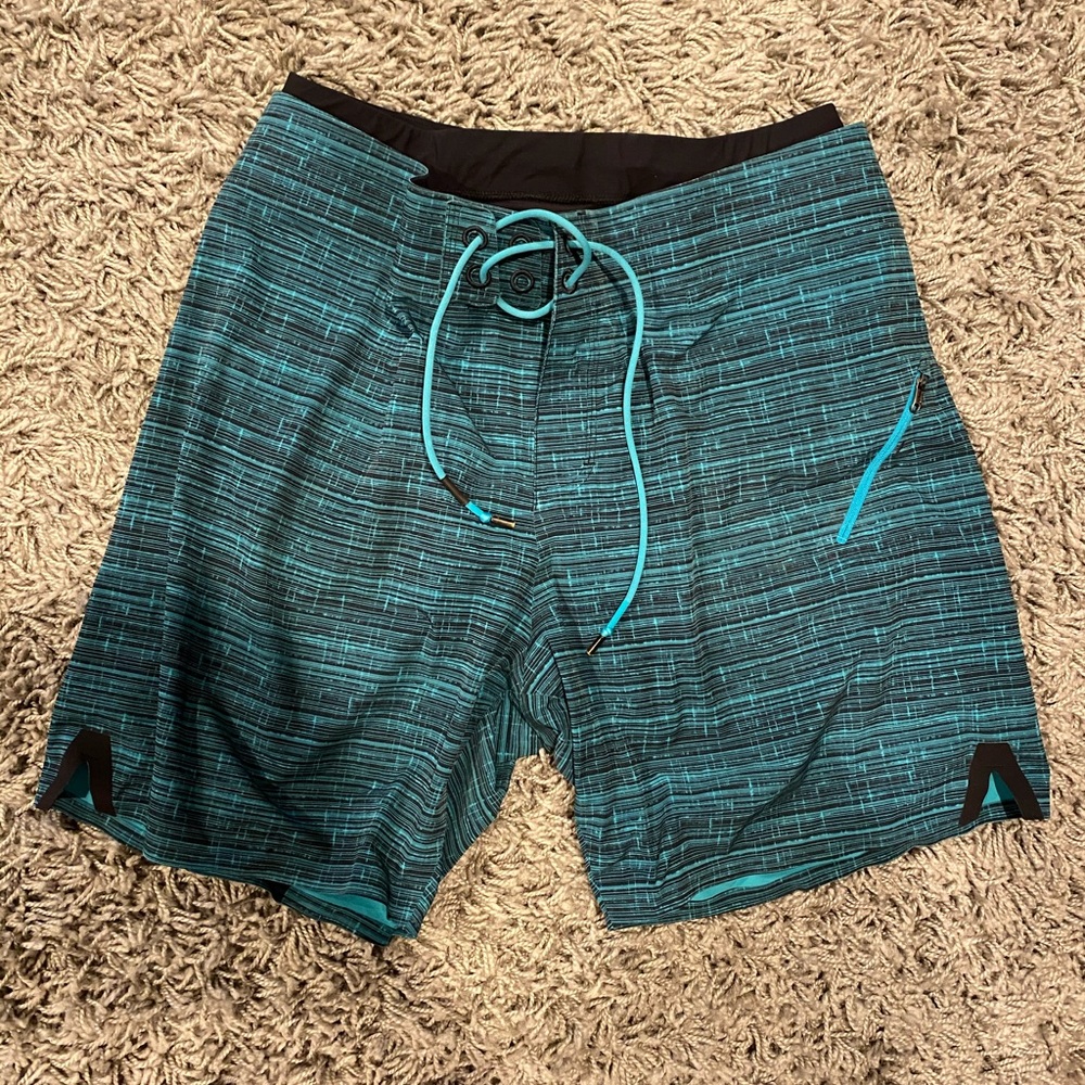 Men’s Lululemon swim suit